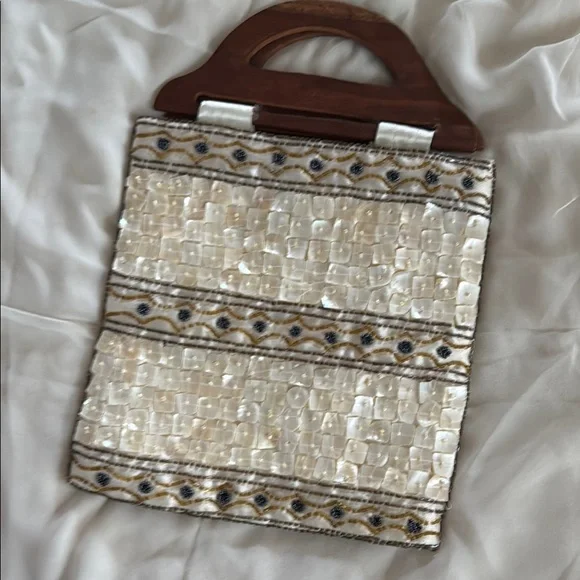 Stylish Mother of Pearl Clutch with Wooden Handle - Picture 3 of 4